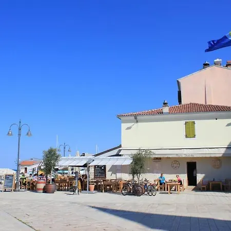 Nikolas-pool, Sea View, Close To The *